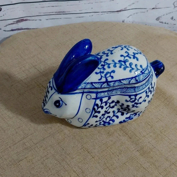 Antique trinket box was made in China but was purchased in Japan - Picture 1 of 6